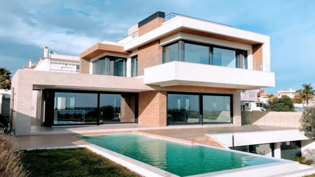 Contemporary villa with floor-to-ceiling glass